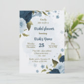 Blaue Blume botanisches Brautparty Einladung (Stehend Vorderseite)