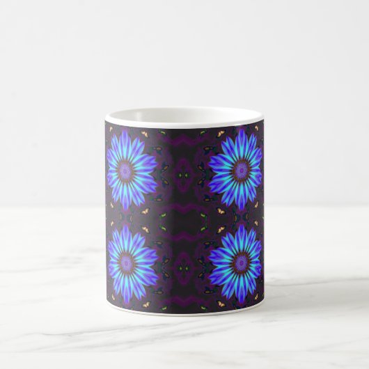 Blaue Blume Kaleidoskop Kaffeetasse (Mittel)