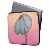 Blaue Blume mit rosa Hintergrund Laptopschutzhülle (Vorderseite Links)