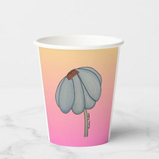 Blaue Blume mit rosa Hintergrund Pappbecher (Vorderseite)