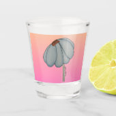 Blaue Blume mit rosa Hintergrund Schnapsglas (Vorderseite)