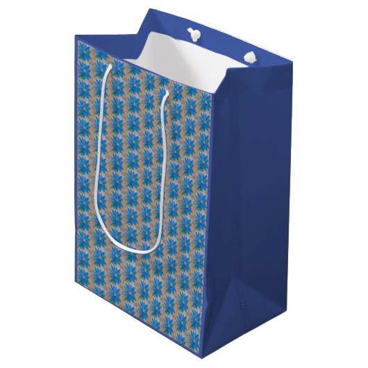 Blaue Blume Mittlere Geschenktüte (Vorderseite Schrägansicht)