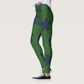 Blaue Blumen auf grünem Hintergrund Leggings (Links)