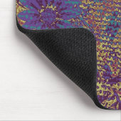 Blaue Blumen gegen Blatttarnungsmuster Mousepad (Ecke)