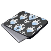 Blaue Blumen Graues Hintergrundmuster Laptopschutzhülle (Vorne Knopf)