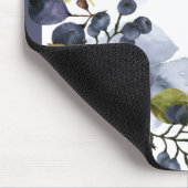 Blaue Blumen und Früchte im Rahmen Mousepad (Ecke)