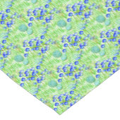 Blaue Blumen und Graslandschaften Kunstmuster Kurzer Tischläufer (Ecke)