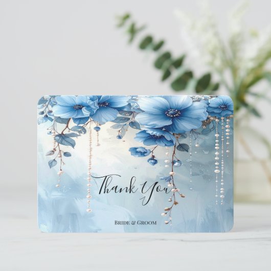 Blaue Blumen und Perlen Dankeskarten Dankeskarte (Stehend Vorderseite)