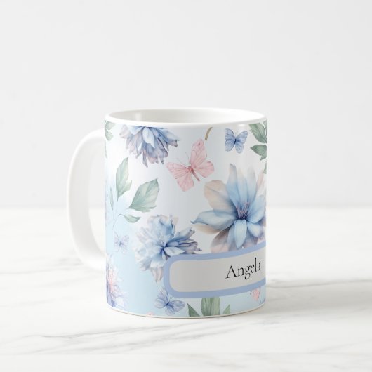 Blaue Blumen und rosa Schmetterlinge Kaffeetasse (Vorderseite Links)