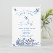 Blaue Blumen und Schmetterlinge Einladung (Stehend Vorderseite)