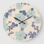 Blaue Blumen, violette Blumen, Blumenmuster Große Wanduhr (Vorderseite)