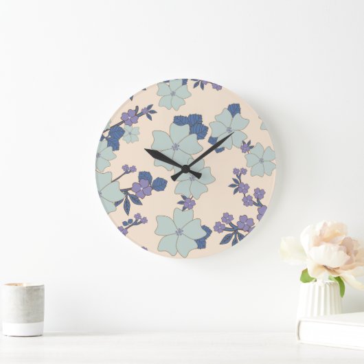Blaue Blumen, violette Blumen, Blumenmuster Große Wanduhr (Zuhause)