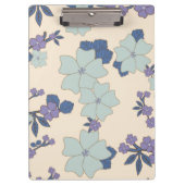 Blaue Blumen, violette Blumen, Blumenmuster Klemmbrett (Vorderseite)