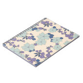 Blaue Blumen, violette Blumen, Blumenmuster Notizblock (Linke Seite)