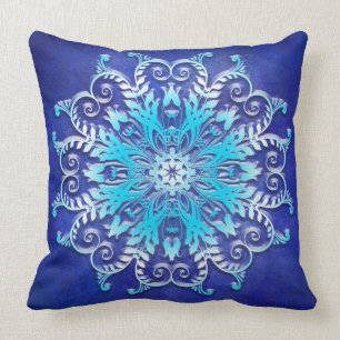 Blaue BlumenMandala auf Schmutzhintergrund Kissen