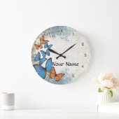 Blaue Blumenschmetterlinge Große Wanduhr (Zuhause)