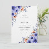 Blaue Blumige Hochzeit Einladung (Stehend Vorderseite)