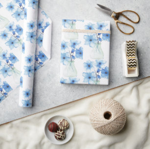 Blaue Blüten in Glasvase Geschenkpapier