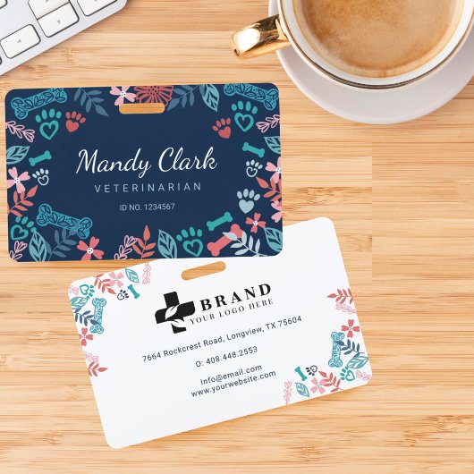 Blaue Blütenblätter und Blattmuster Ausweis