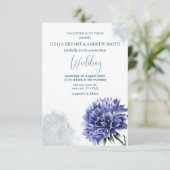 Blaue Blütenblume Hochzeit Einladung (Stehend Vorderseite)
