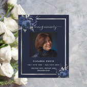 Blaue Blütenflora des Silberbeerungsprogramms für