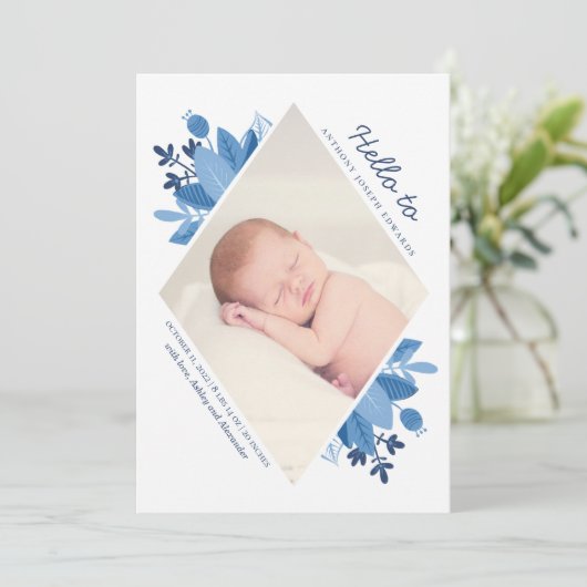 Blaue Blütenjunge Geburt. Neugeborene moderne Blum Ankündigung (Stehend Vorderseite)