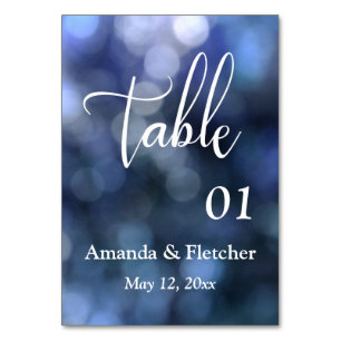 Blaue Bokeh-Licht- & Typografie-Tischnummernkarte Tischnummer
