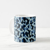 Blaue Camouflage Abstraktes Muster Kaffeetasse (Vorderseite Links)