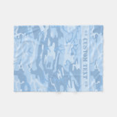 Blaue Camouflage mit benutzerdefiniertem Text Fleecedecke (Vorderseite (Horizontal))