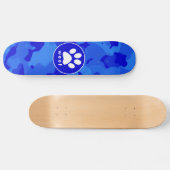 Blaue Camouflage; Paw Print Skateboard (Horizontal)