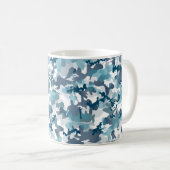 Blaue Camouflage Tarnmuster in Marinetönen Kaffeetasse (VorderseiteRechts)