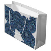 Blaue Chrysantheme Große Geschenktüte (Vorderseite Schrägansicht)