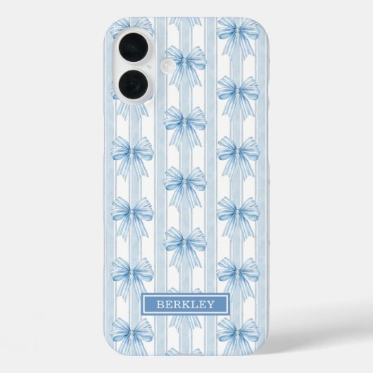 Blaue Coquette-Schleifen auf gestreifter Monogramm Case-Mate iPhone Hülle (Rückseite)