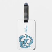 Blaue Delphine, die Thunder_Cove Bar umkreisen Gepäckanhänger (Rückseite vertikal)