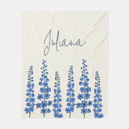 Blaue Delphinium-Blume im Juli Fleecedecke (Vorderseite)