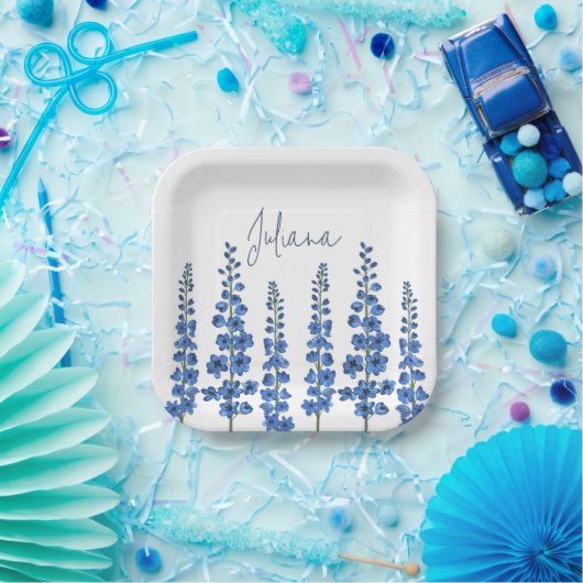 Blaue Delphinium-Blume im Juli Pappteller (Party)