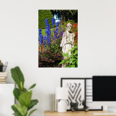 Blaue Delphinium-Gartenanlage und griechische Gött Poster (Heimbüro)