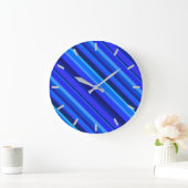 Blaue Diagonalstreifen Große Wanduhr (Zuhause)