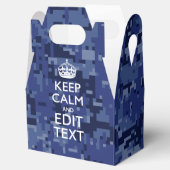 Blaue digitale Camouflage BEHALTE CALM UND Text be Geschenkschachtel (Geöffnet)