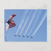 Blaue Engel fliegen und eine amerikanische Flagge Postkarte (Vorderseite)