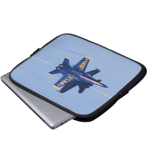 Blaue Engel führen Messerschneidedurchlauf während Laptopschutzhülle (Vorne Knopf)