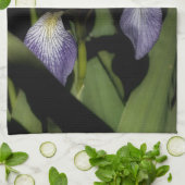 Blaue Flagge Iris-Blume Geschirrtuch (Gefaltet)