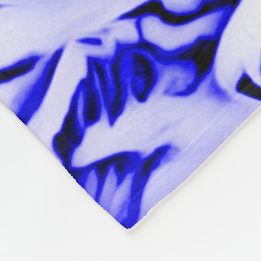 Blaue Fleecedecke (Ecke)