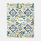 Blaue Fliesen Land Zitrone Muster Monogramm Name Fleecedecke (Vorderseite)