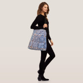 Blaue Fliesen Tasche oder Tasche für den Kreuzkörp (Am Model)