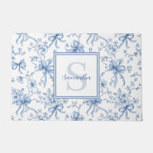 Blaue florale französische Toile Monogramm Name  Fußmatte (Vorderseite)