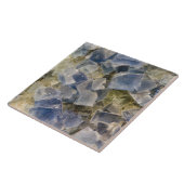 Blaue Fluorit-Kristalle in der Matrix Fliese (Seite)