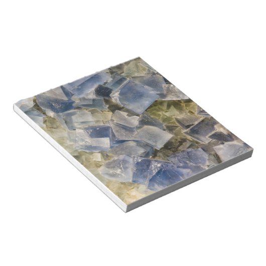 Blaue Fluoritkristalle in Matrix Notizblock (angewinkelt)