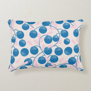 Blaue Früchte, rosa Blätter, nahtloses Design. Dekokissen