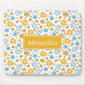 Blaue Gelbe Frühlings-Blumen-Monogramm Mousepad (Vorne)